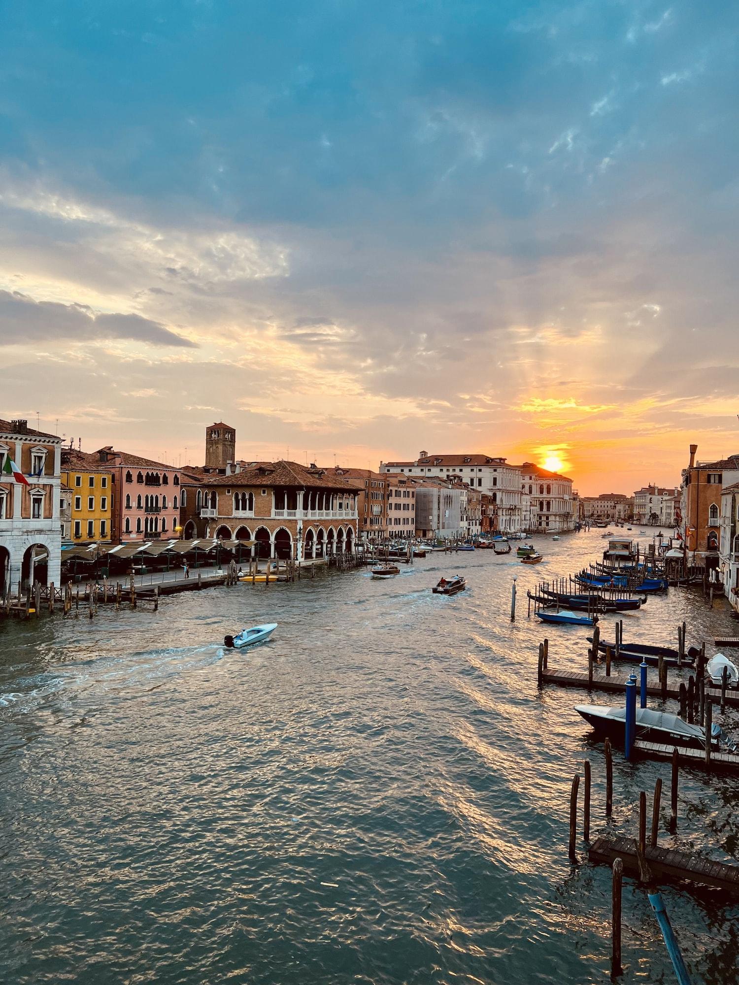 Locanda Leon Bianco On The Grand Canal Venesia Bagian luar foto